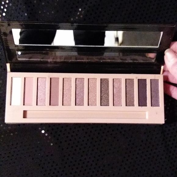 L.A. Girl NUDES Eyeshadow Collection New! 12 Shades! - Picture 4 of 8